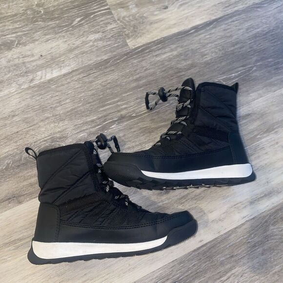 SOREL  Whitney Short Lace Boots Black Size 2 Faux Fur Lining Waterproof - Picture 5 of 7